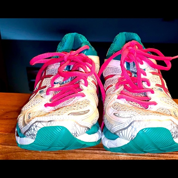 Women’s ASICS gel- kavano21 size 8 - Picture 3 of 8